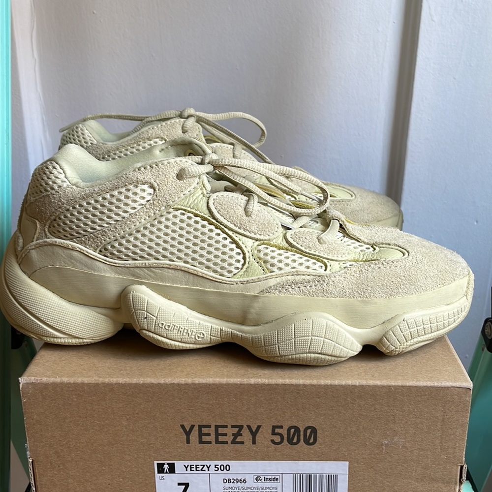 Yeezy 500 - Picture 5 of 6